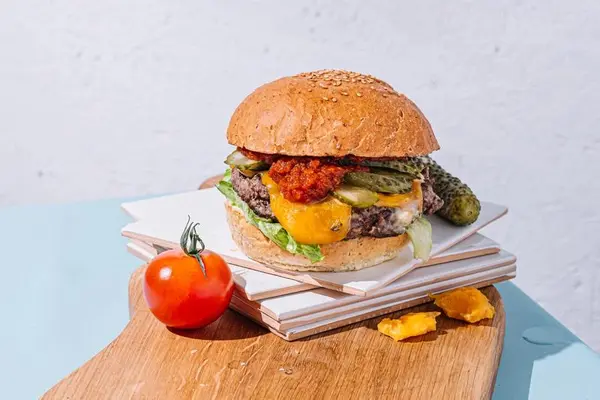 A Sajtburger Összenyomva
