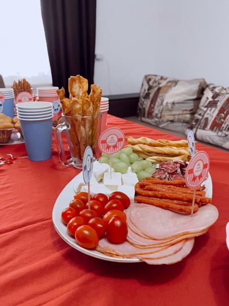 Aperitiv Delicios